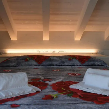 White - Jacuzzi, Swimming Pool & View Apartment Lezzeno