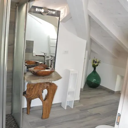 Apartment White - Jacuzzi, Swimming Pool & View Lezzeno