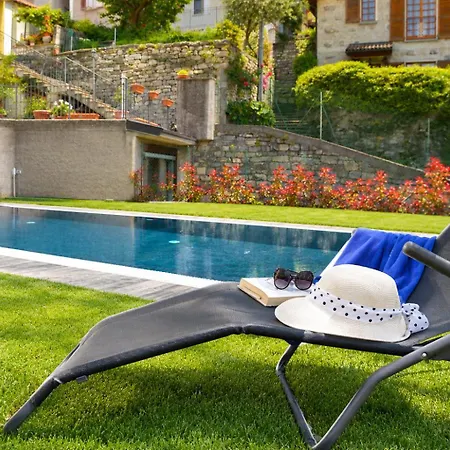 White - Jacuzzi, Swimming Pool & View Apartment *