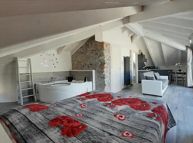 Appartement White - Jacuzzi, Swimming Pool & View