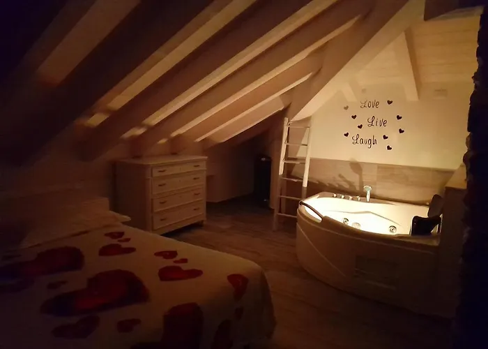 Appartement White - Jacuzzi, Swimming Pool & View Lezzeno