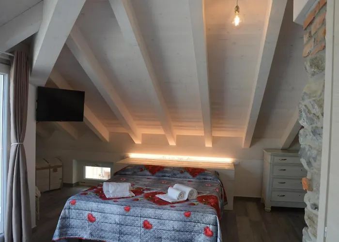 White - Jacuzzi, Swimming Pool & View Appartement *