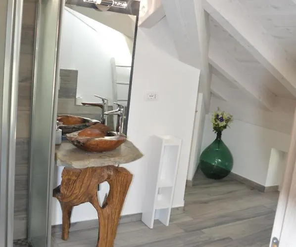 Appartement White - Jacuzzi, Swimming Pool & View Lezzeno